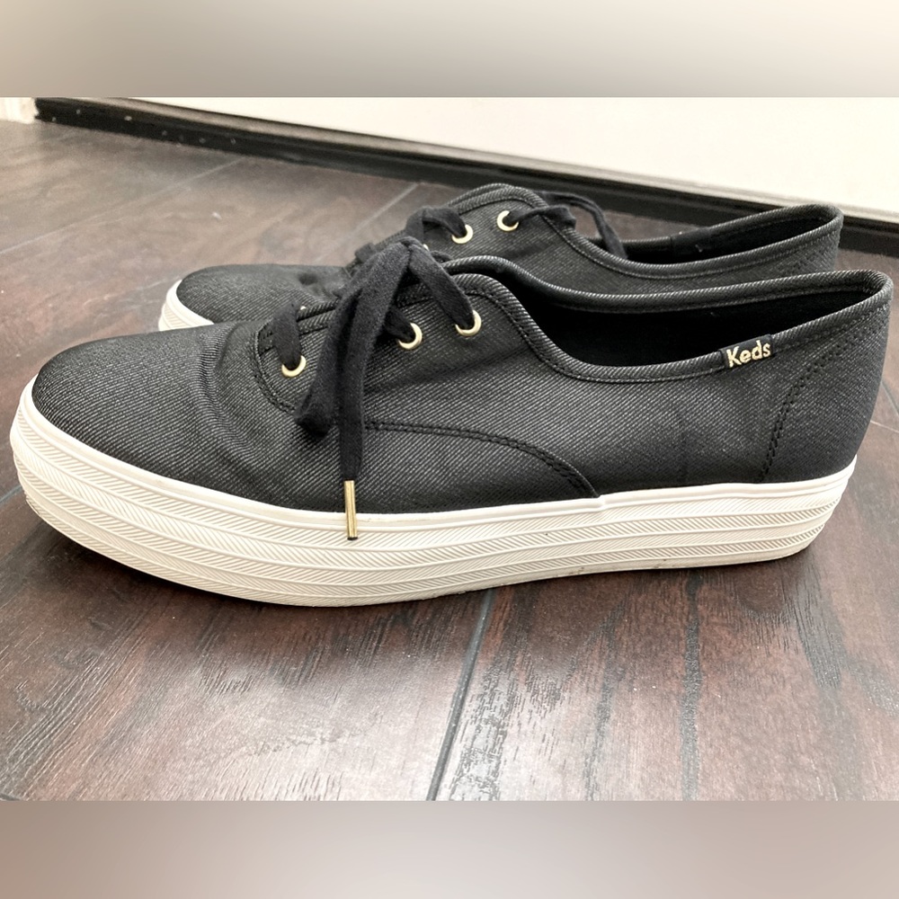 Keds black 1-inch platform sneaker, size 9